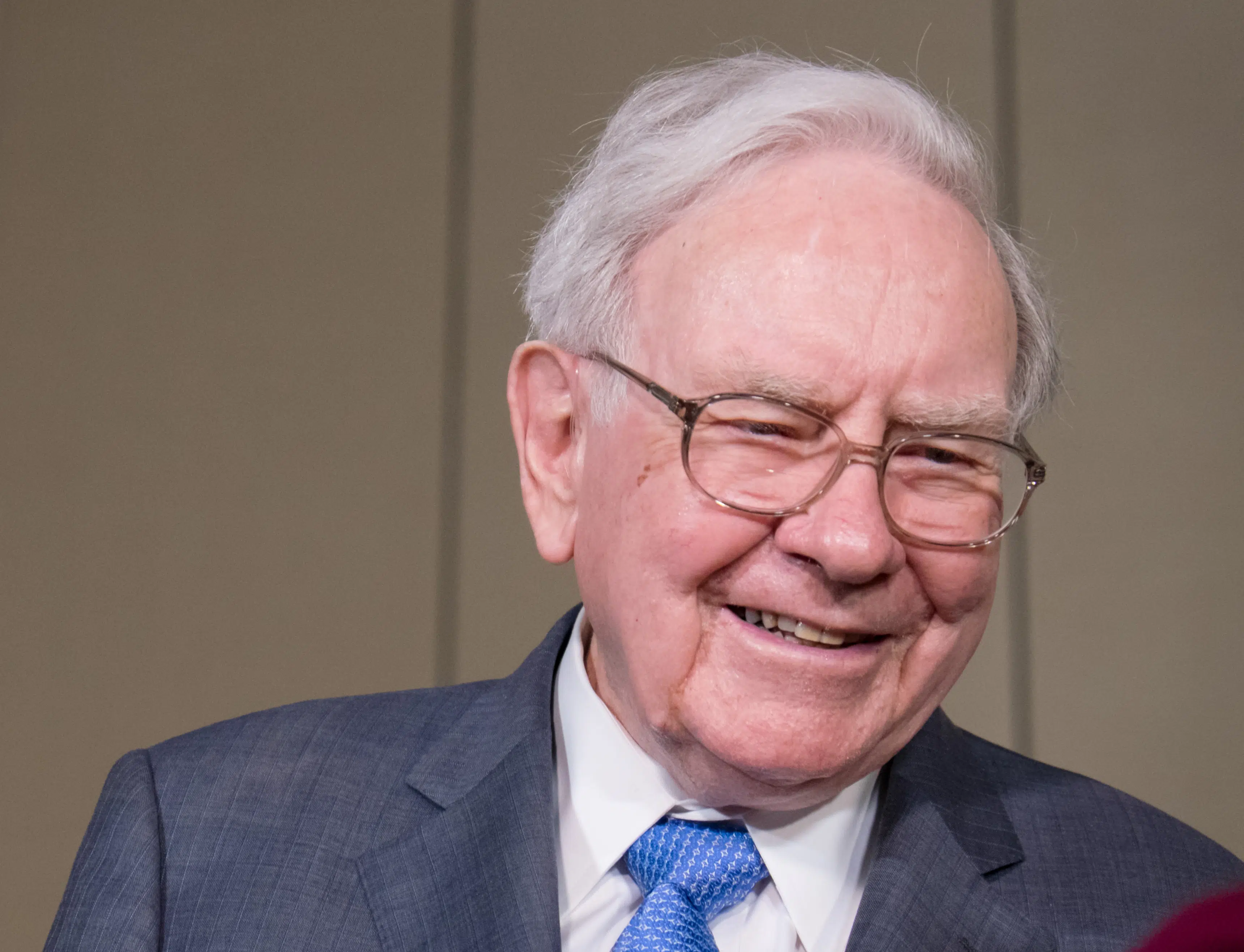 shutterstock 353934110 warren buffett scaled e1653855849313 - The Richest Person in Every U.S. State