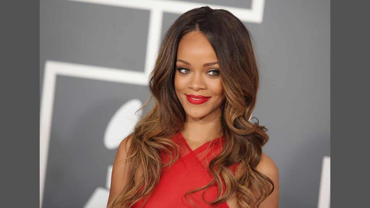 rihanna shutterstock 8 - Patrimonio neto de Rihanna: la multimillonaria hecha a sí misma más joven de Estados Unidos