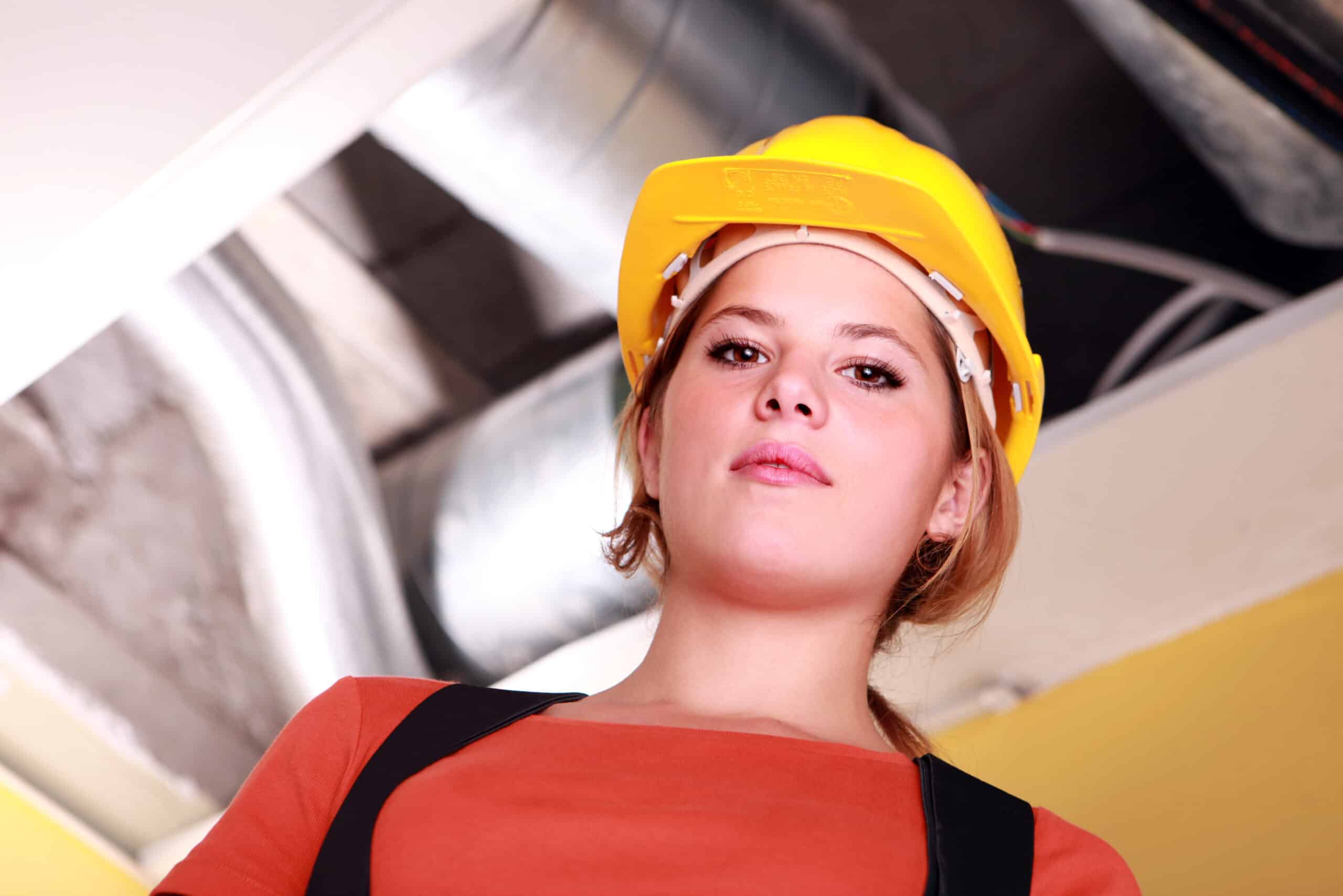 woman in hardhat