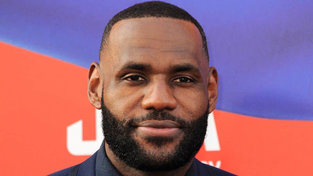 lebron james ss - These Are The 12 Worst Celebrity Tippers Ever, According to Service Staff