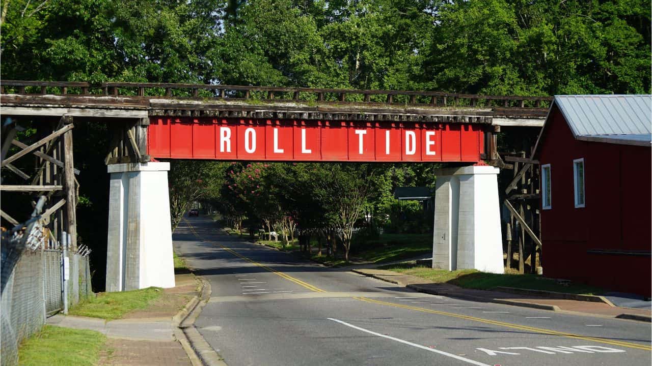alabama bridge roll tide ss - 12 Most Dangerous Cities in the U.S. - Alabama Claims Top 2 Spots