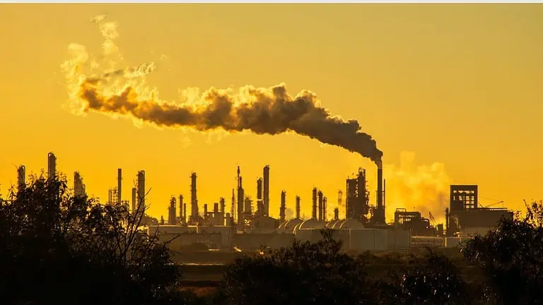 polution ss - 10 Societal Failures Millennials Will Take the Blame For in 50 Years