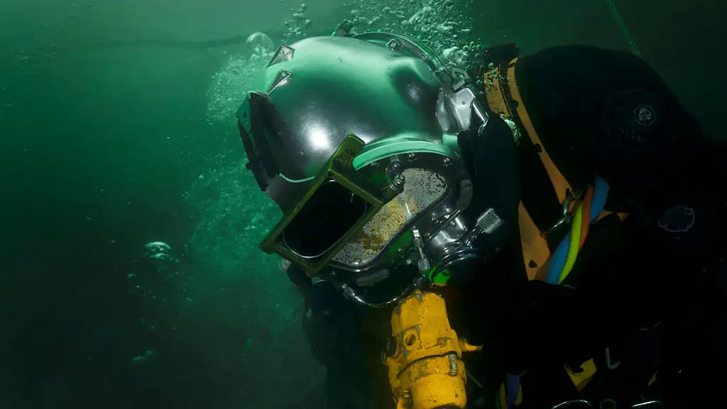 Underwater Worker