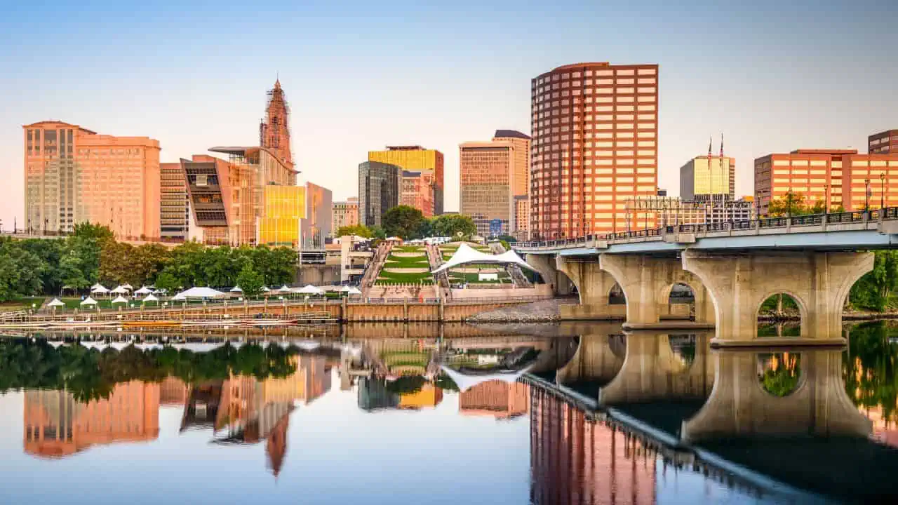 hartford ss - "Dying Cities": 10 Big U.S. Cities That Are Shrinking at an Alarming Rate