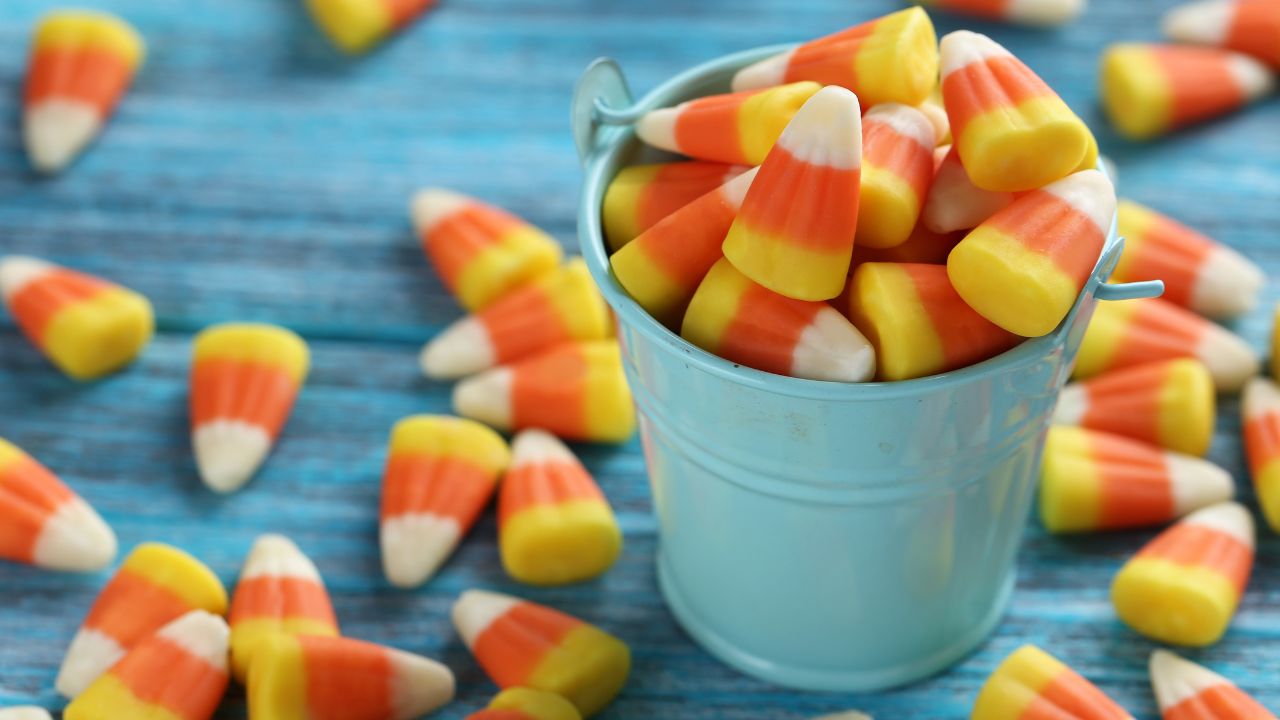 candy corn ss - These 15 Foods Are Beloved by Americans, But Deeply Disliked by Foreigners