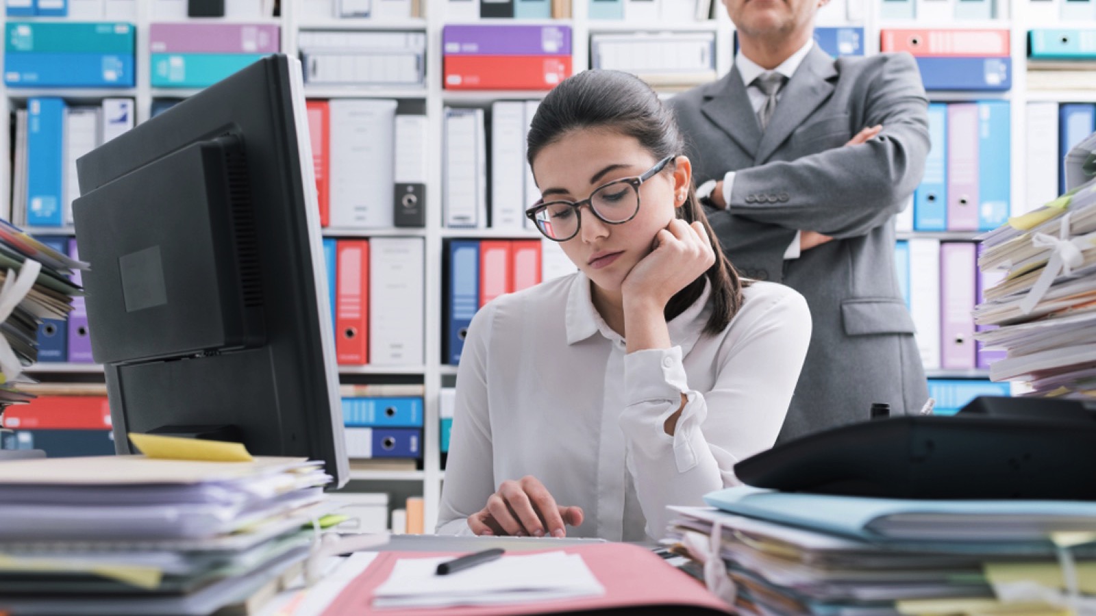 18 Mistakes New Employees Make Their First Week on the Job - Don't Be One of Them 16 Boss Micromanaging