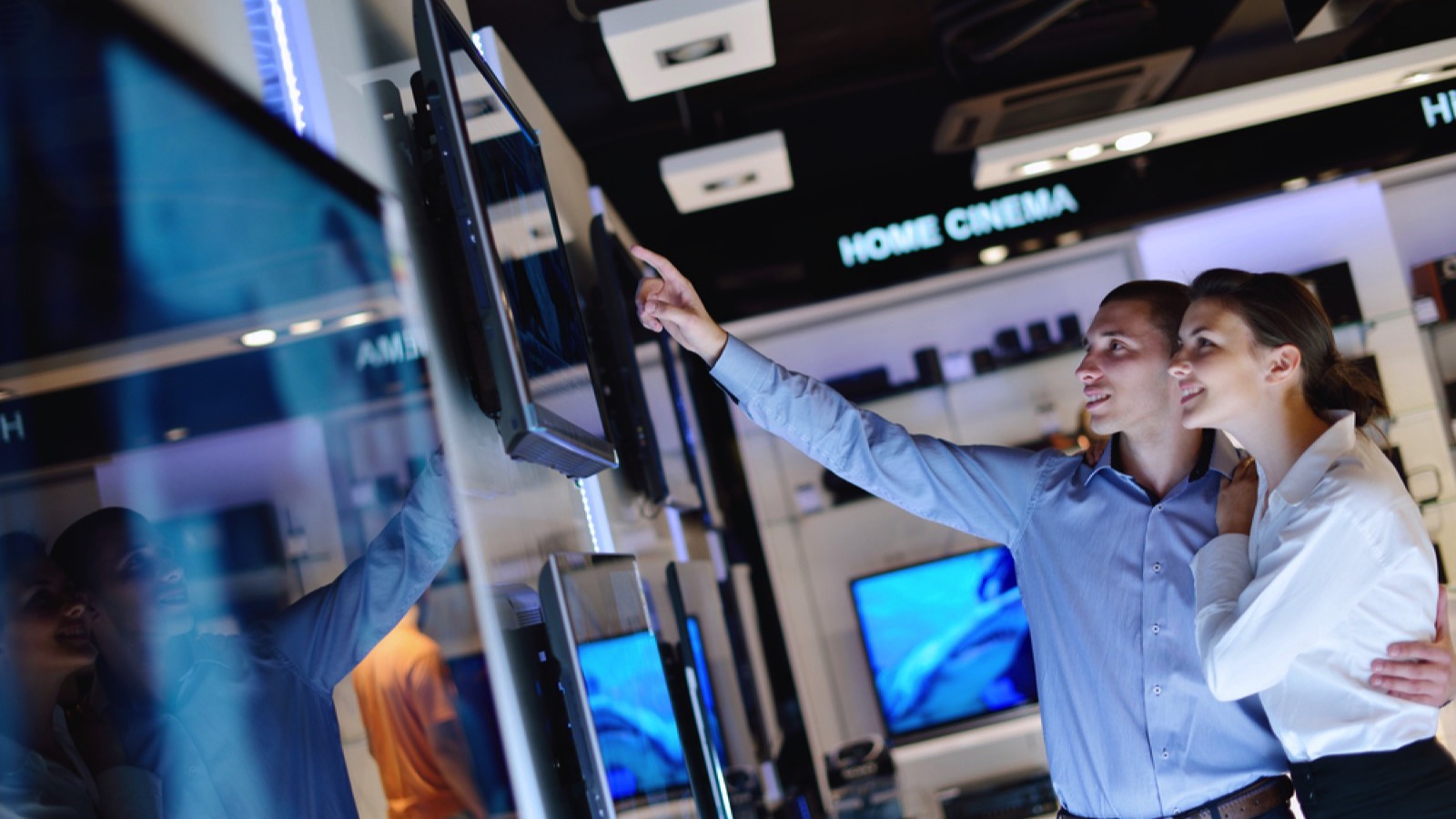 A New Car for Less Than $2,000? Here Is How Much Everyday Items Cost in 1950 15 Couples buying TV