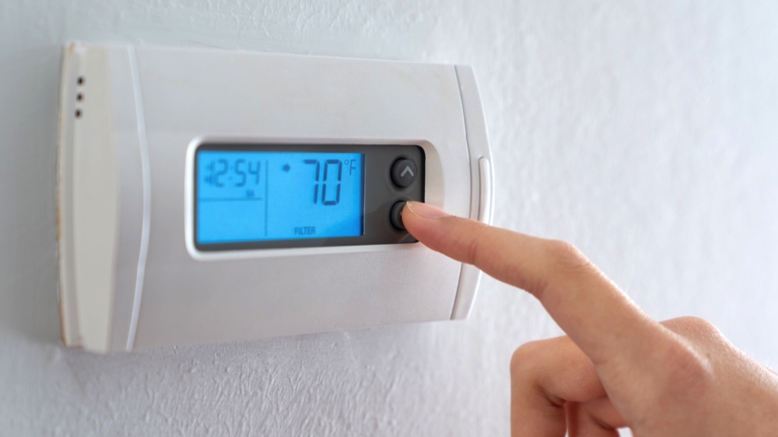 15 Suspiciously Easy Ways to Lower Your Electric Bill 7 Thermostat