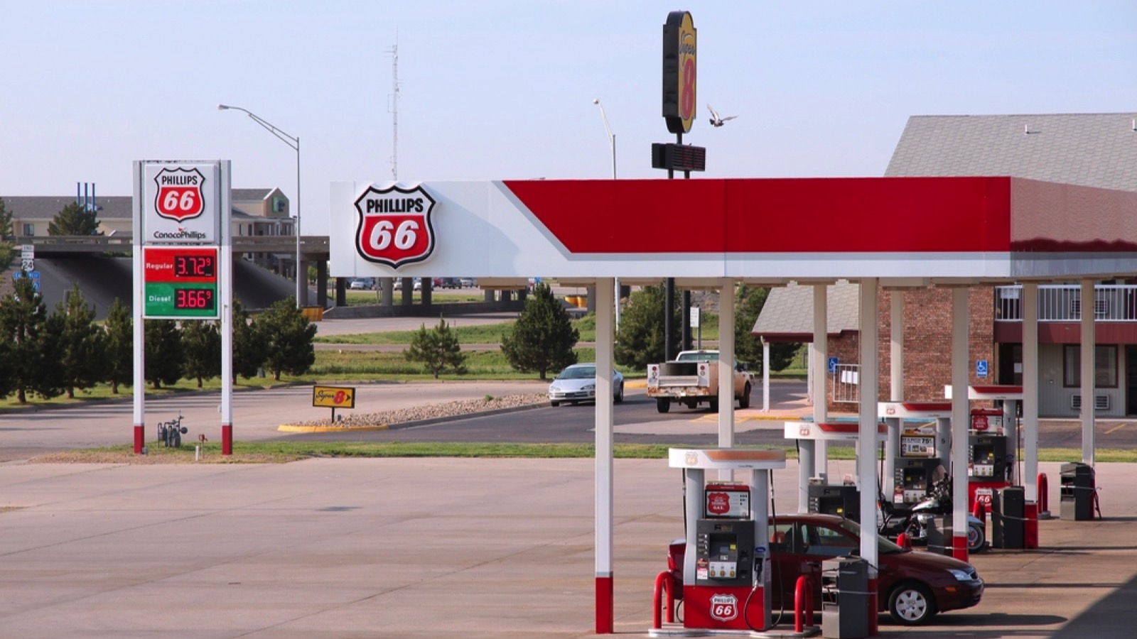 America's 10 Most-Hated Gas Stations (And 5 Most Loved) 5 Phillips 66